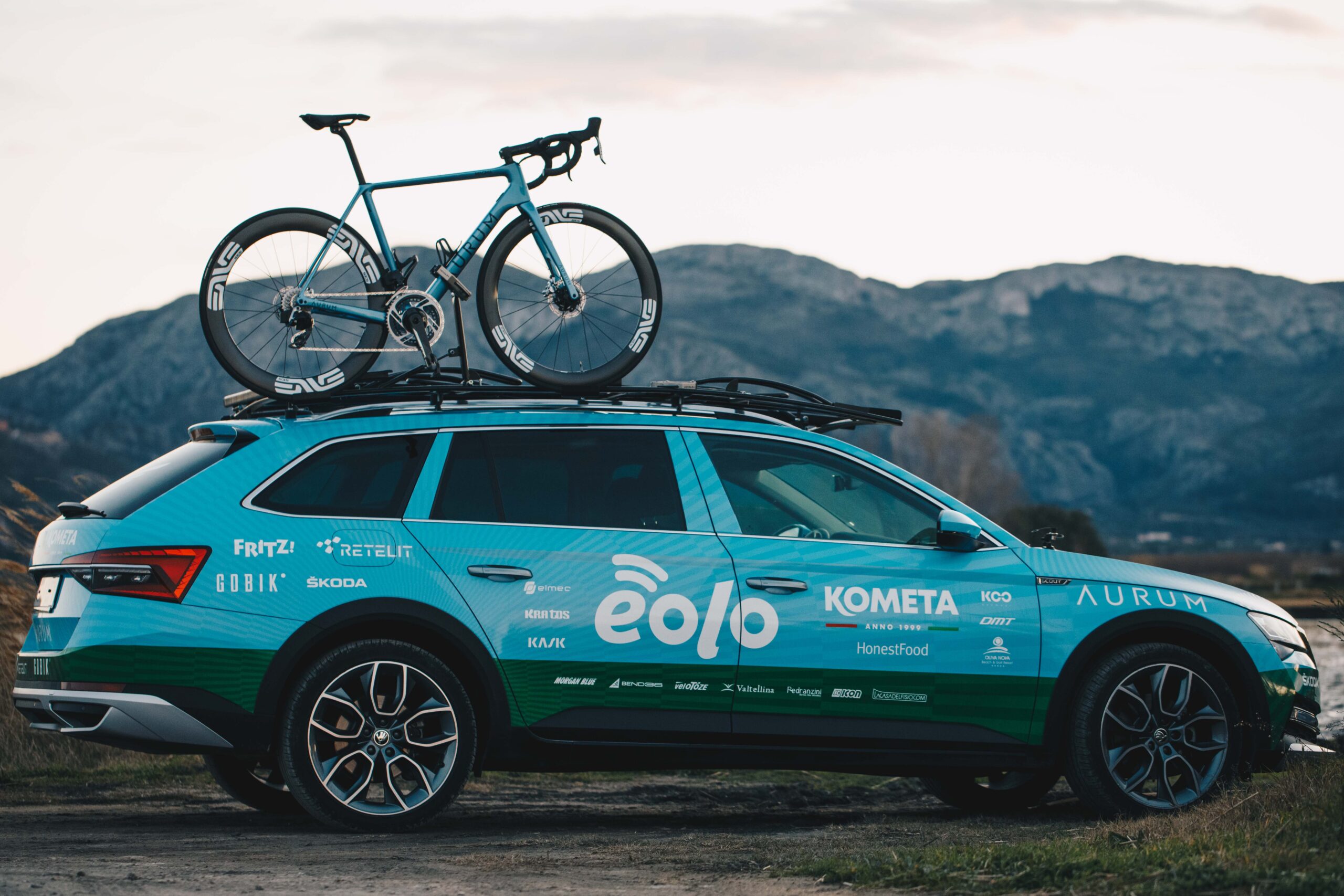 Cómo el vinilado de flotas mejora la imagen de marca de tu empresa